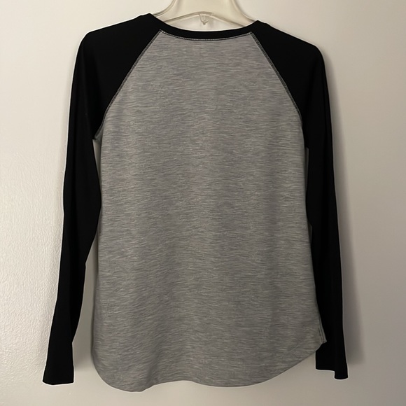 GAP PJ BOYS TOP. - Picture 3 of 5